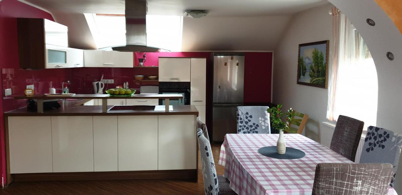 Hisa Bizjak Kranj Extérieur photo